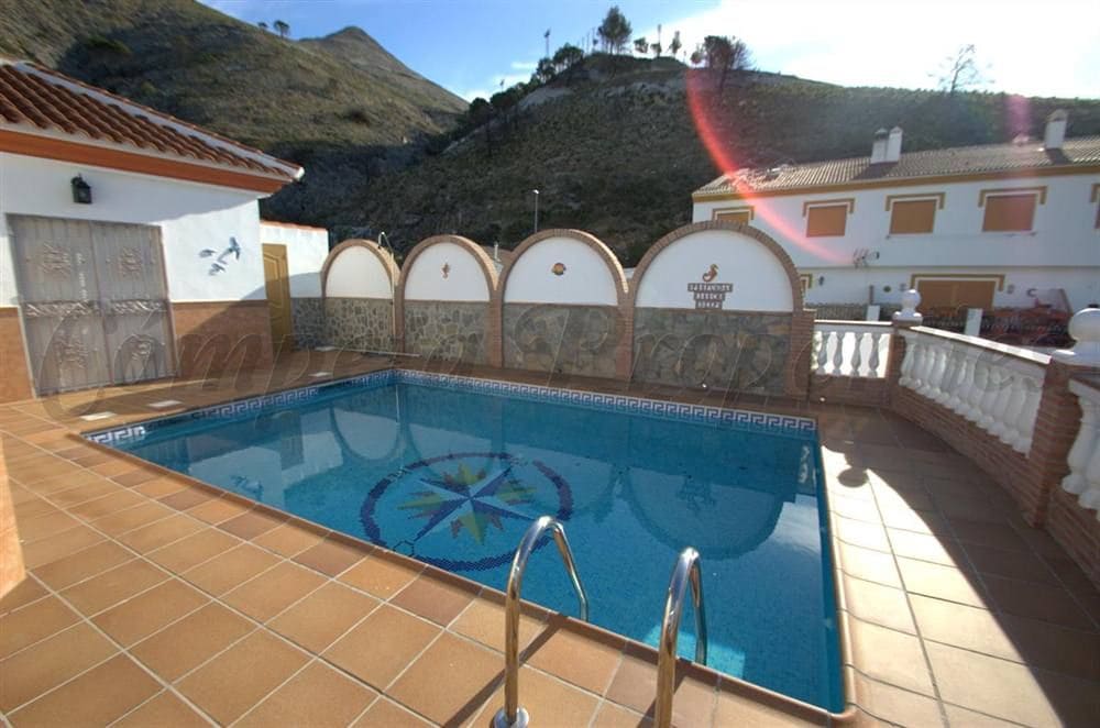 5 Zimmer Ferienhaus in Competa mit Pool Garage - 2.040 € (Ref: 10076420)