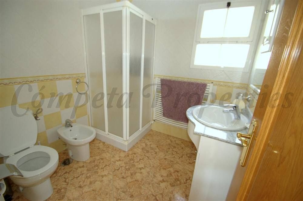 5 Zimmer Ferienhaus in Competa mit Pool Garage - 2.040 € (Ref: 10076420)