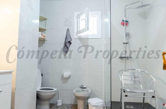 4 bedroom Townhouse for sale in Cómpeta - € 137,000 (Ref: 10076422)