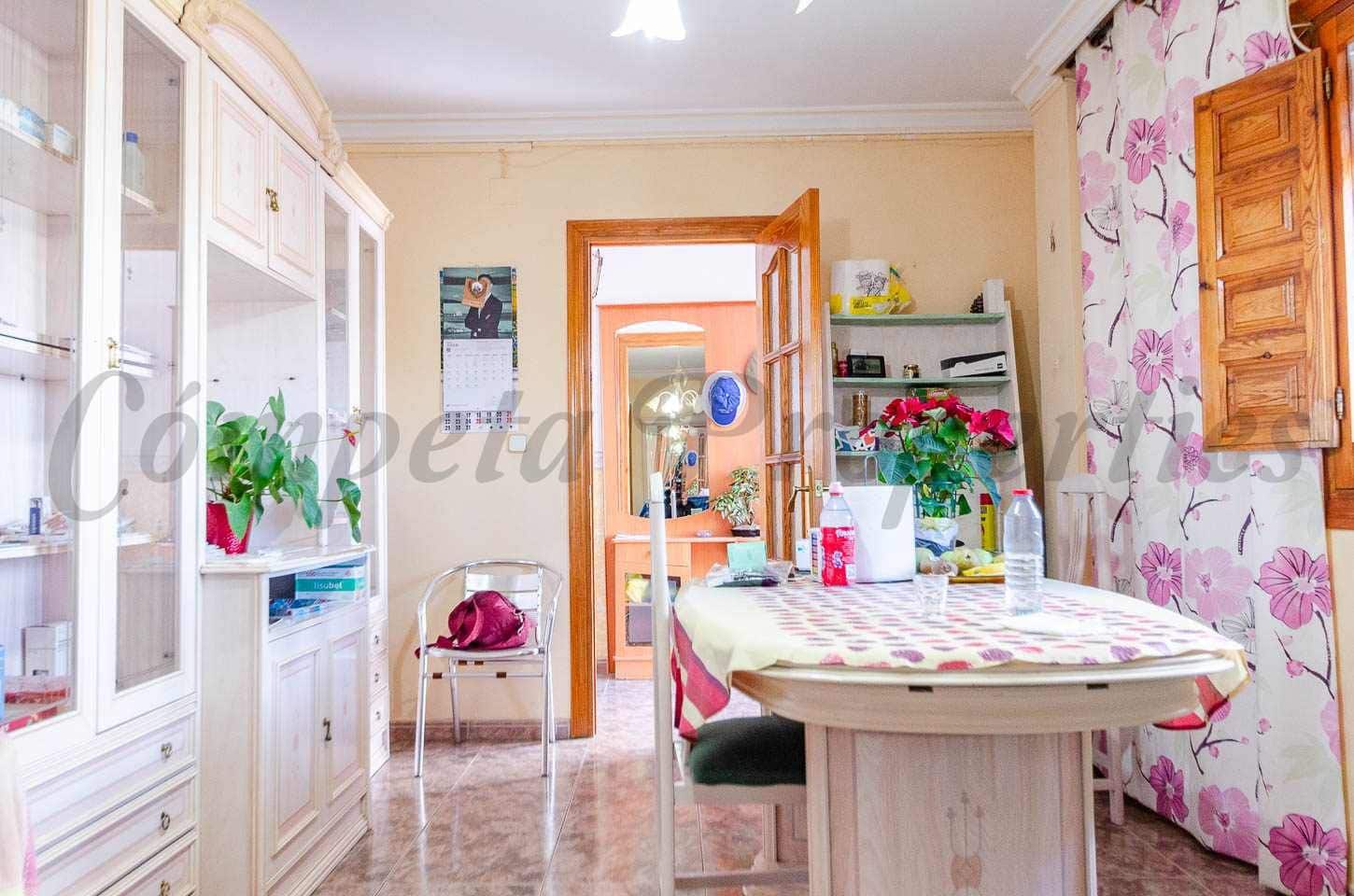 4 bedroom Townhouse for sale in Competa - € 137,000 (Ref: 10076422)