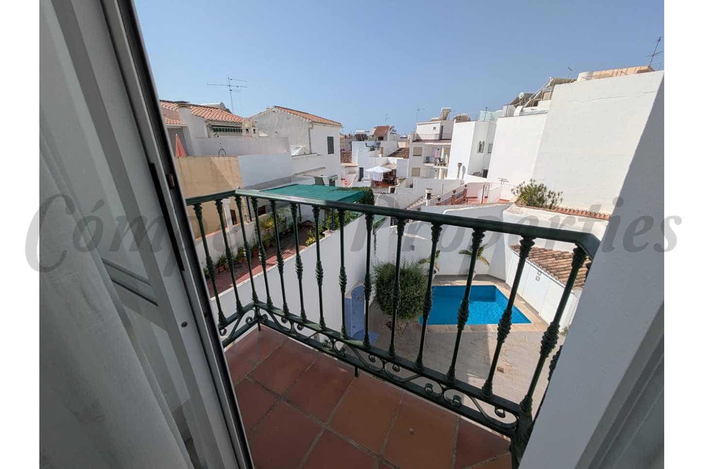 Apartamento de 2 habitaciones en Nerja en venta - 389.000 € (Ref: 10076424)