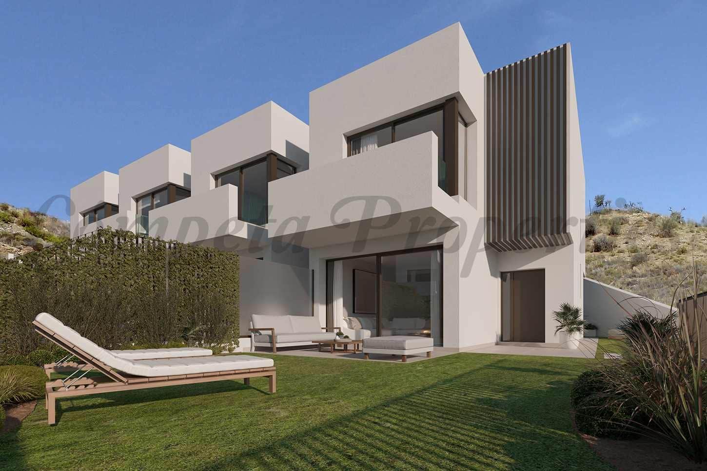 Adosado de 4 habitaciones en Rincón de la Victoria en venta con garaje - 695.000 € (Ref: 10076425)