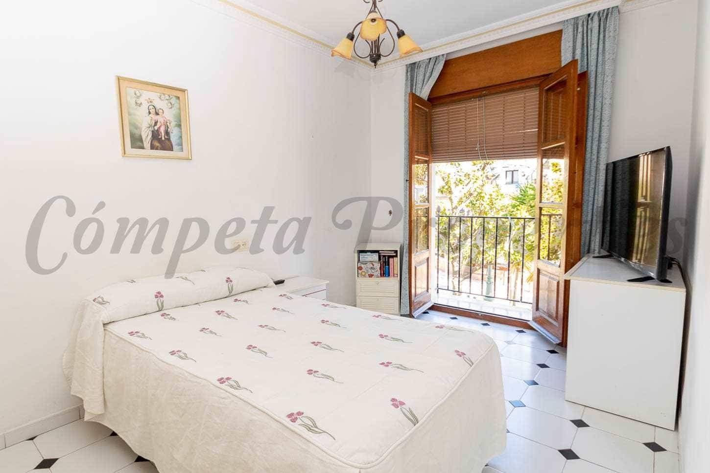 8 chambre Local Commercial à vendre à Nerja - 950 000 € (Ref: 10076431)