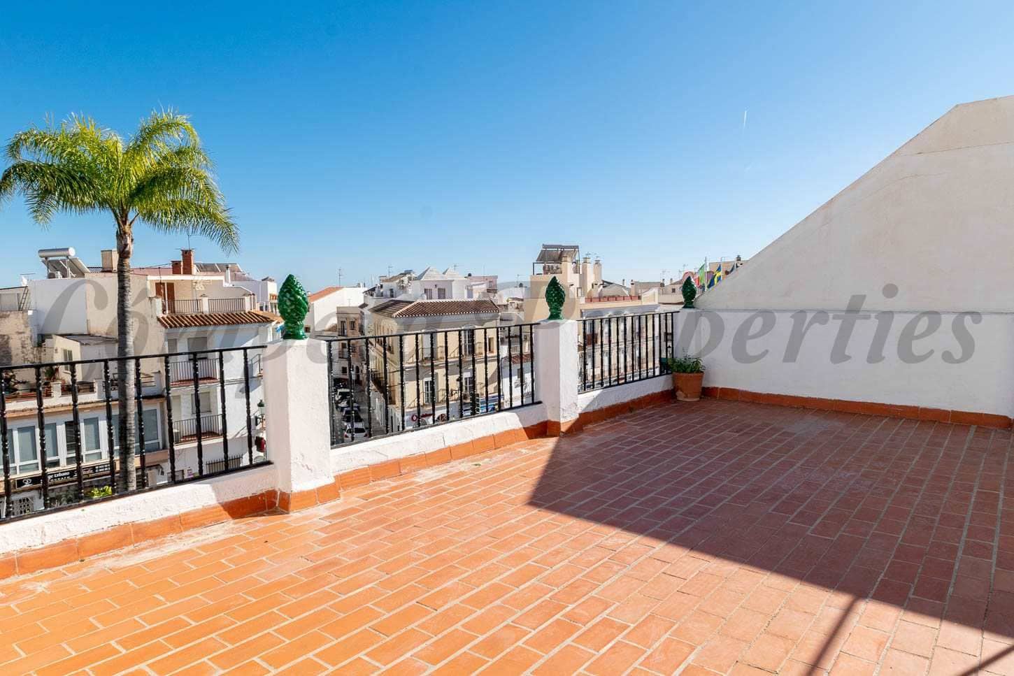 8 chambre Local Commercial à vendre à Nerja - 950 000 € (Ref: 10076431)