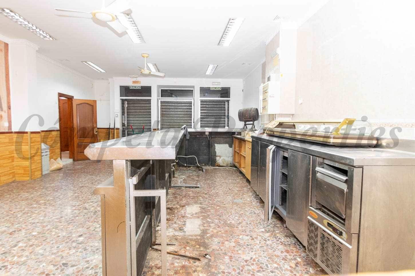 8 chambre Local Commercial à vendre à Nerja - 950 000 € (Ref: 10076431)
