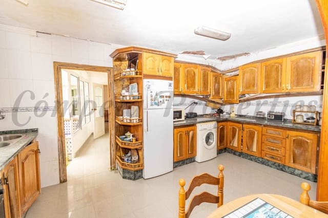 4 soverom Hus til salgs i Centro, Nerja - € 650 000 (Ref: 10076432)