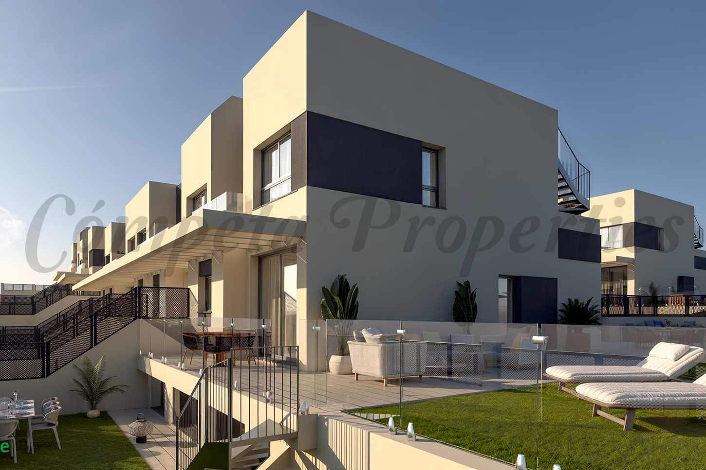 Adosado de 3 habitaciones en Nerja en venta con piscina garaje - 850.000 € (Ref: 10076434)