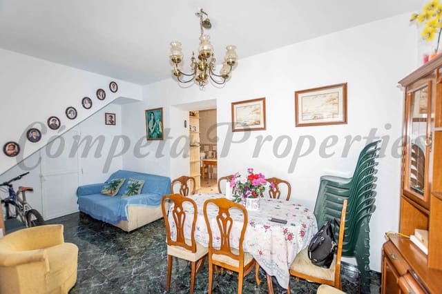 3 makuuhuone Omakotitalo myytävänä paikassa Centro, Nerja - 336 000 € (Ref: 10076437)