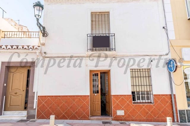 3 makuuhuone Omakotitalo myytävänä paikassa Centro, Nerja - 336 000 € (Ref: 10076437)