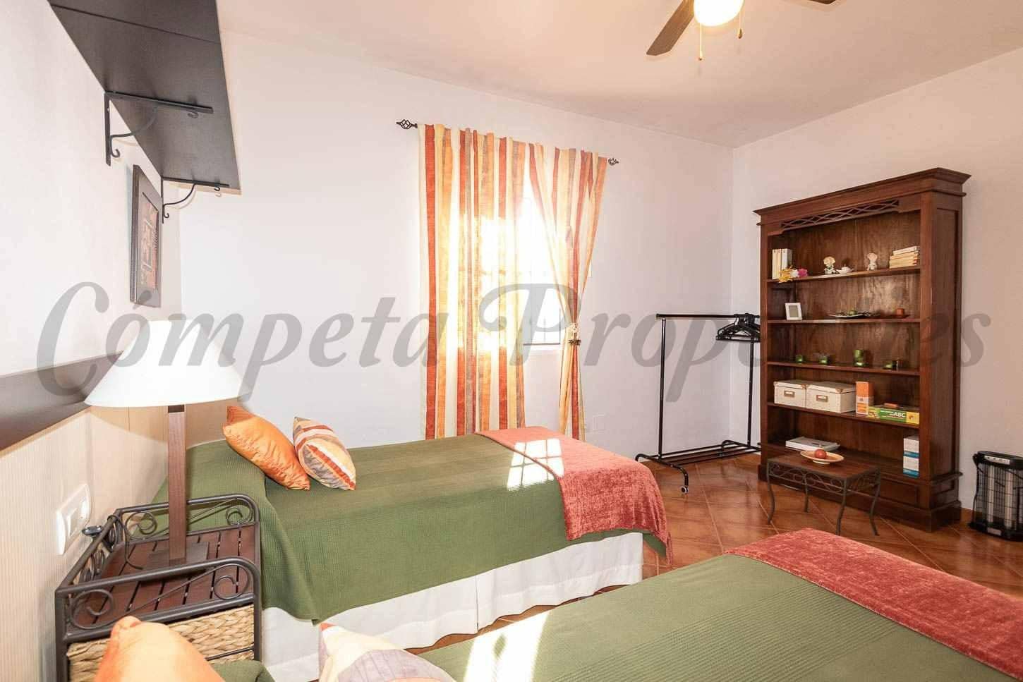 2 camera da letto Finca/Casa di Campagna da affittare in Torrox con piscina garage - 1.300 € (Rif: 10078337)