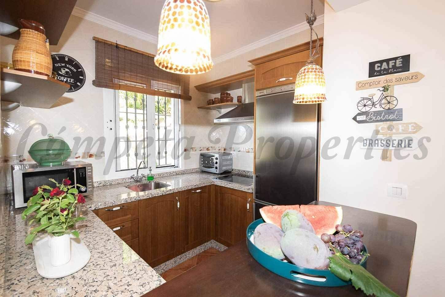 2 camera da letto Finca/Casa di Campagna da affittare in Torrox con piscina garage - 1.300 € (Rif: 10078337)