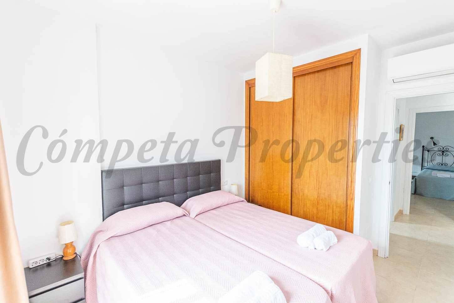 2 bedroom Apartment for rent in Nerja with pool - € 950 (Ref: 10078338)