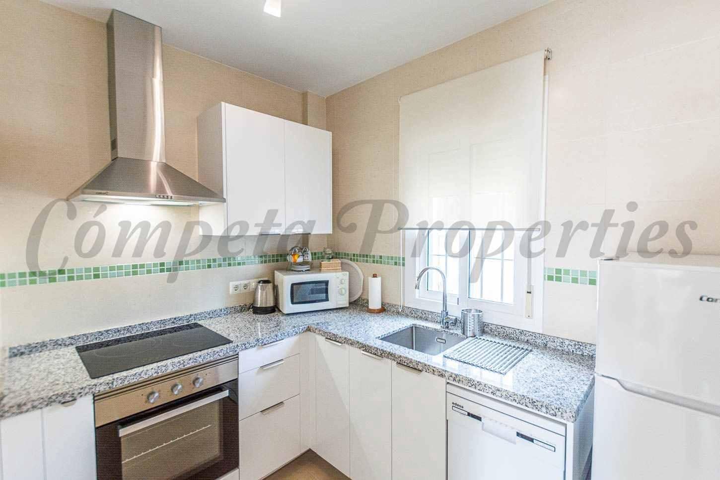 2 bedroom Apartment for rent in Nerja with pool - € 950 (Ref: 10078338)