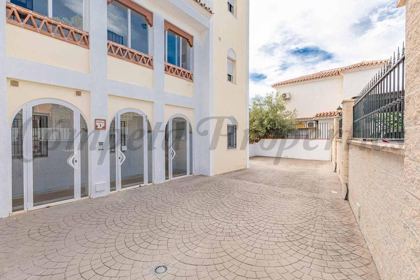 2 bedroom Apartment for rent in Nerja with pool - € 950 (Ref: 10078338)