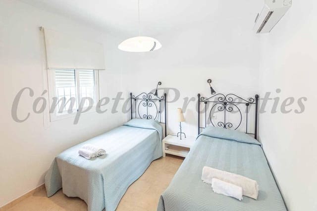 2 bedroom Apartment for rent in Nueva Nerja, Nerja with pool - € 950 (Ref: 10078338)