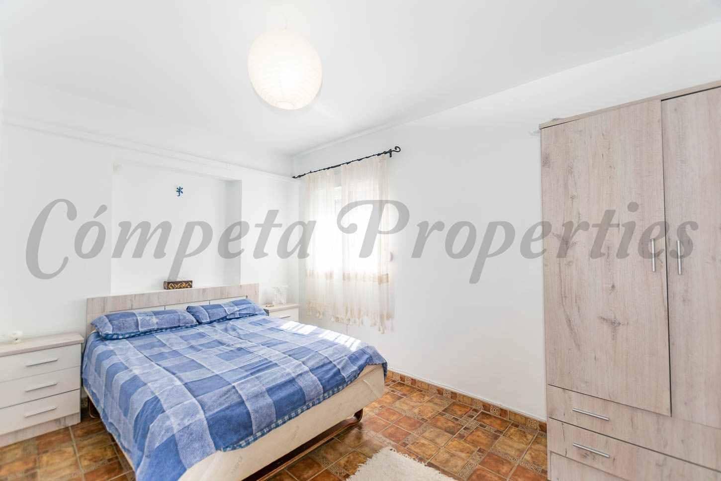 3 slaapkamer Finca/Landhuis voor vakantieverhuur in Competa met zwembad garage - € 1.200 (Ref: 10086115)