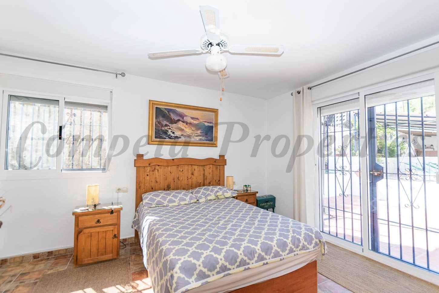 3 slaapkamer Finca/Landhuis voor vakantieverhuur in Competa met zwembad garage - € 1.200 (Ref: 10086115)
