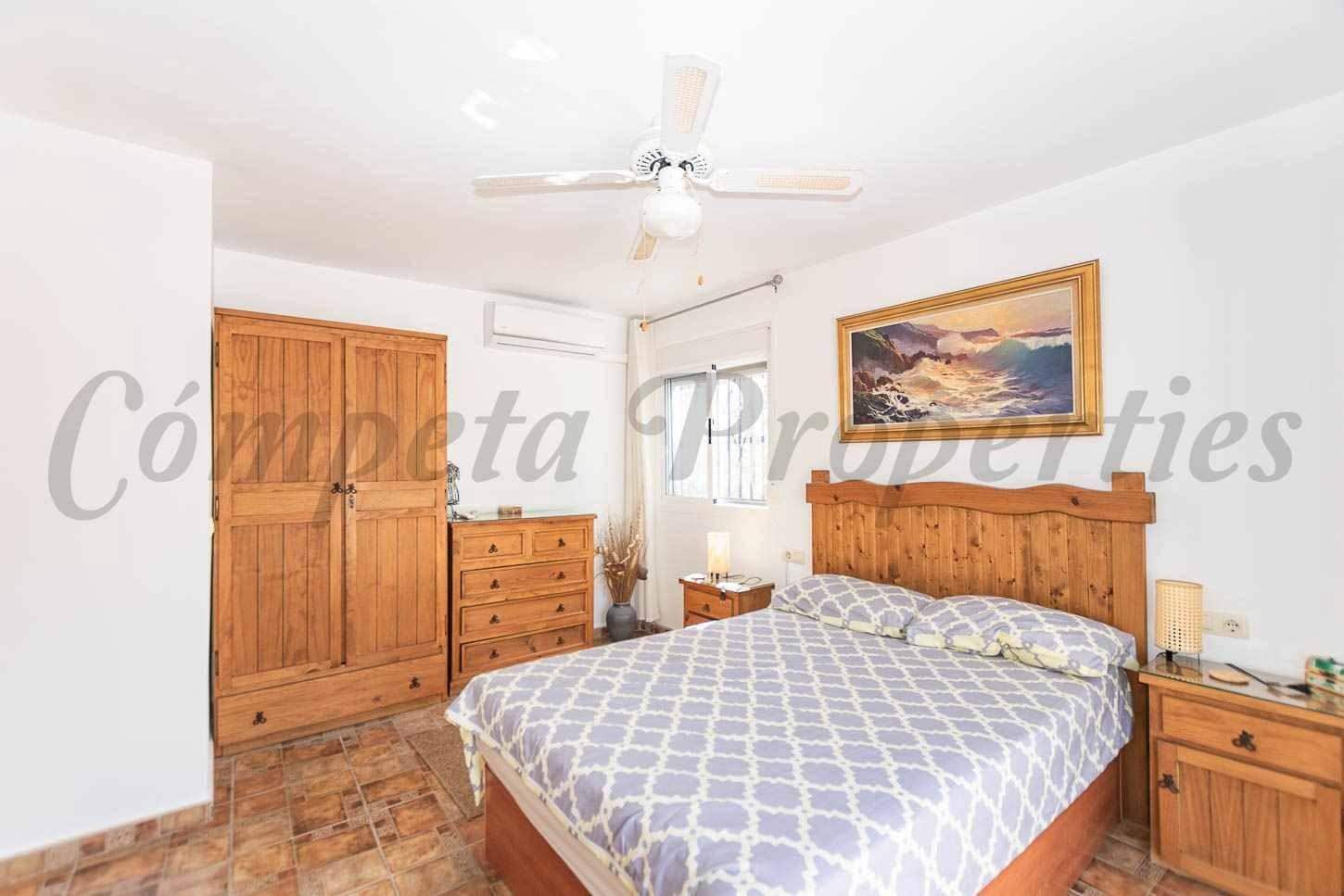 3 slaapkamer Finca/Landhuis voor vakantieverhuur in Competa met zwembad garage - € 1.200 (Ref: 10086115)