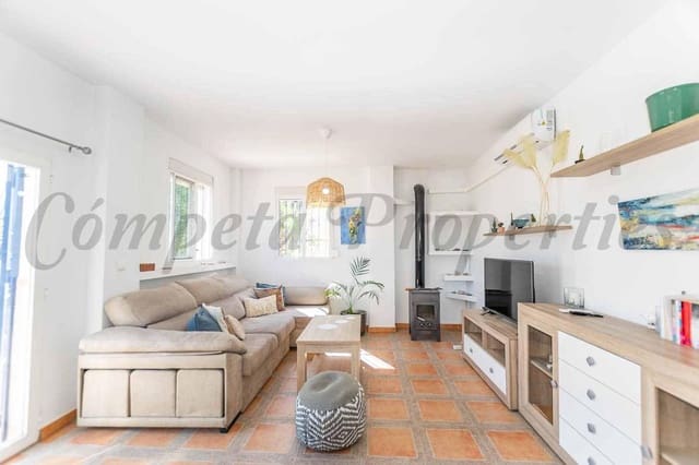 3 slaapkamer Finca/Landhuis voor vakantieverhuur in Cómpeta met zwembad garage - € 1.200 (Ref: 10086115)
