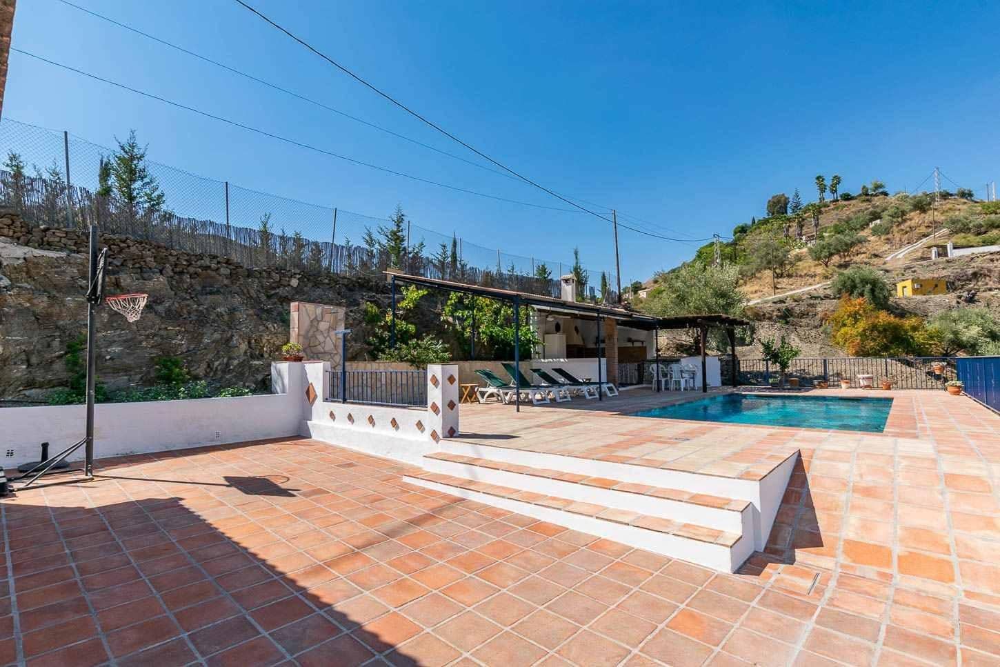 3 slaapkamer Finca/Landhuis voor vakantieverhuur in Competa met zwembad garage - € 1.200 (Ref: 10086115)