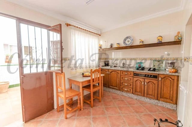 6 Zimmer Haus zu verkaufen in Archez - 275.000 € (Ref: 10086116)