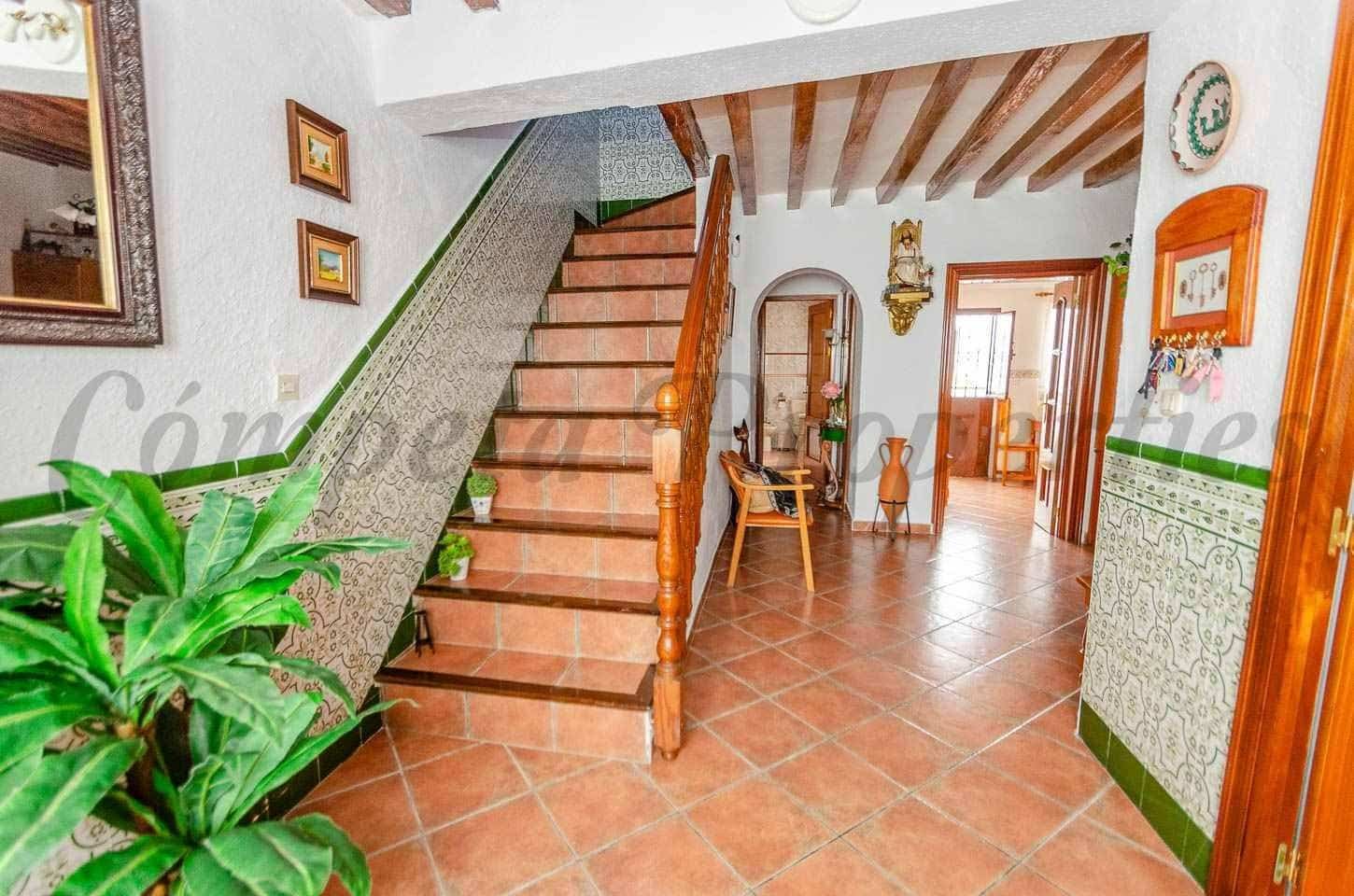 6 Zimmer Haus zu verkaufen in Archez - 275.000 € (Ref: 10086116)