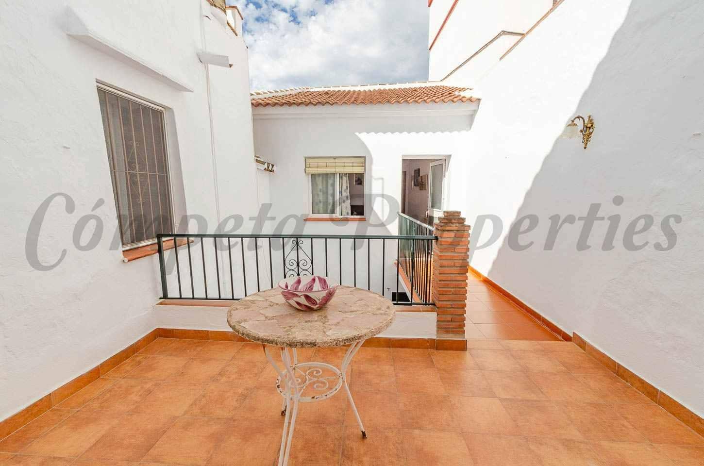 6 Zimmer Haus zu verkaufen in Archez - 275.000 € (Ref: 10086116)