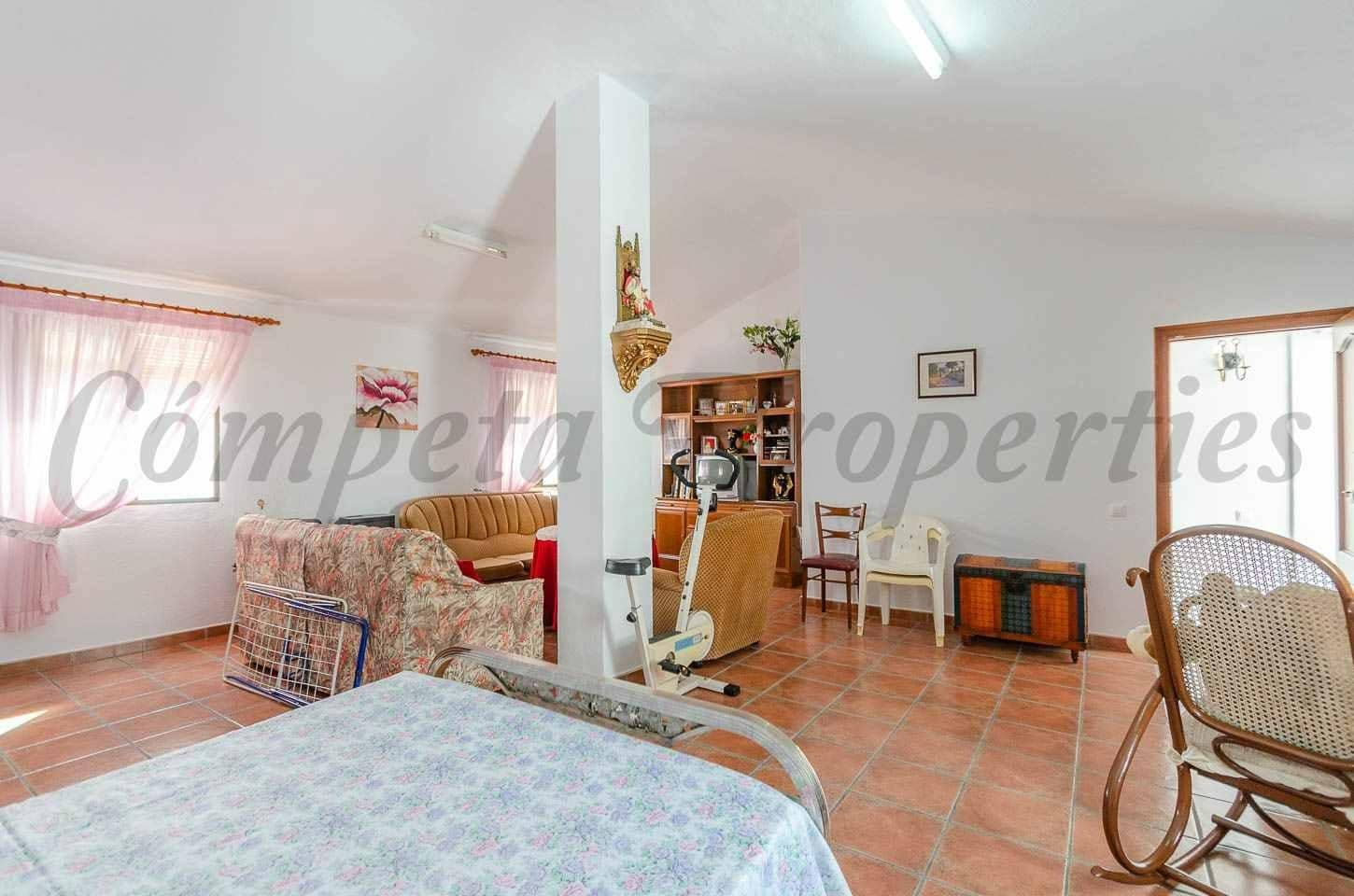 6 Zimmer Haus zu verkaufen in Archez - 275.000 € (Ref: 10086116)