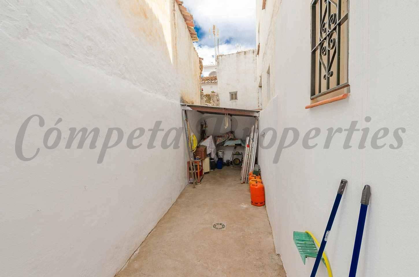 6 Zimmer Haus zu verkaufen in Archez - 275.000 € (Ref: 10086116)