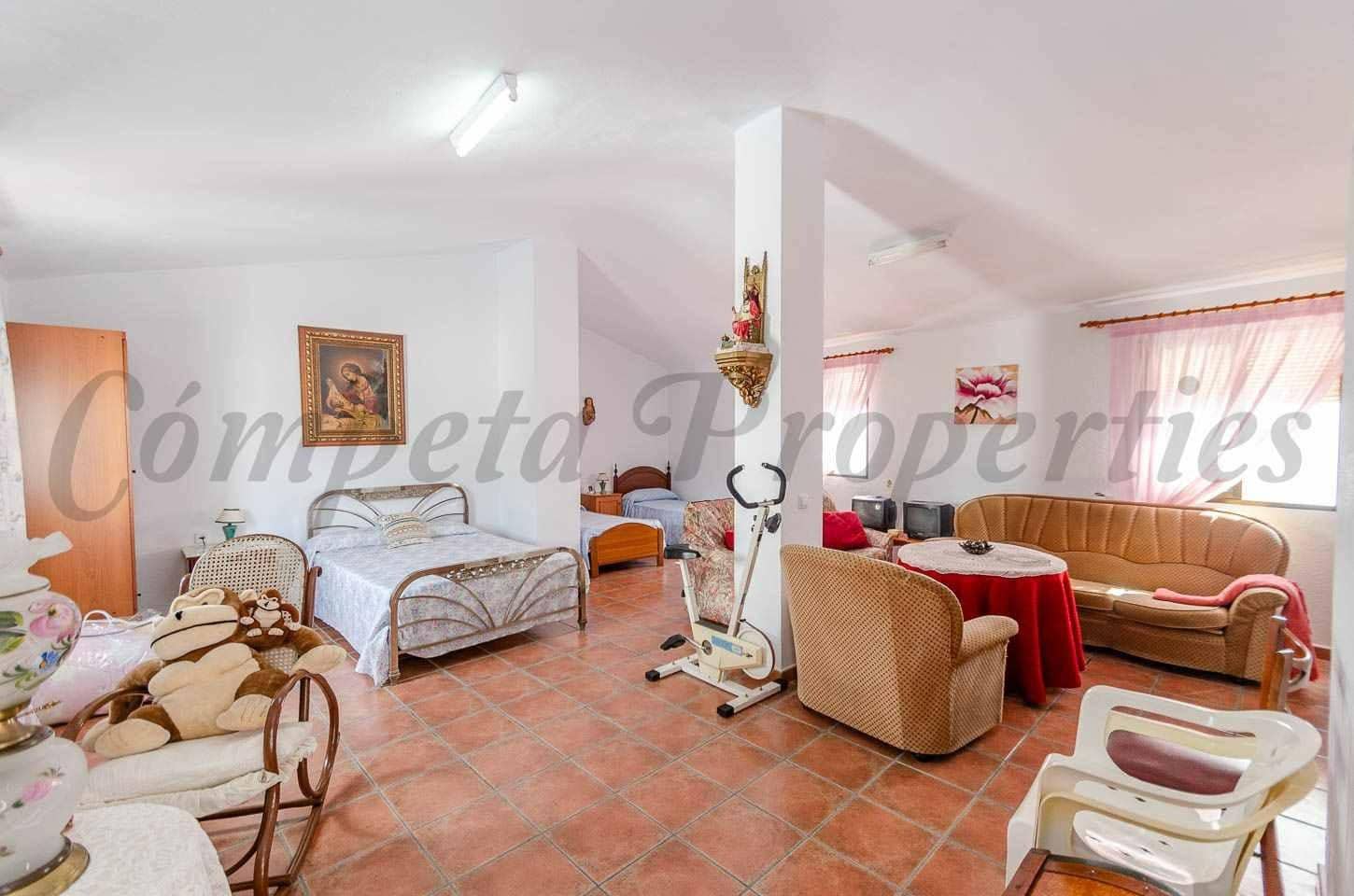 6 Zimmer Haus zu verkaufen in Archez - 275.000 € (Ref: 10086116)