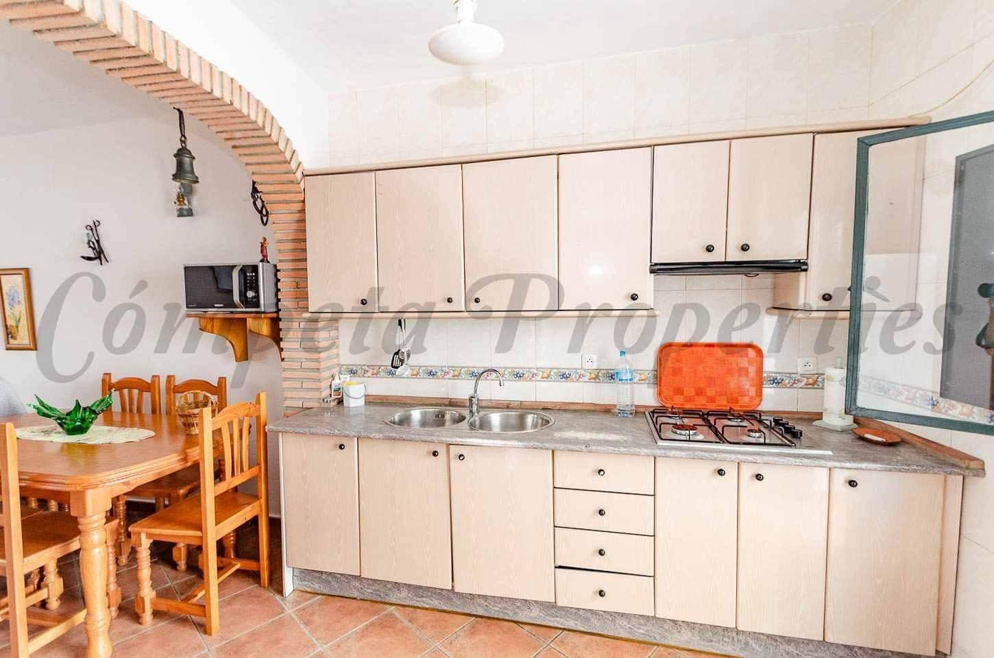 6 Zimmer Haus zu verkaufen in Archez - 275.000 € (Ref: 10086116)