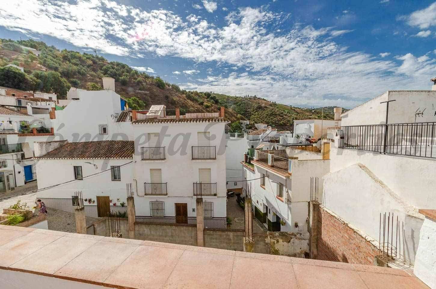 6 Zimmer Haus zu verkaufen in Archez - 275.000 € (Ref: 10086116)