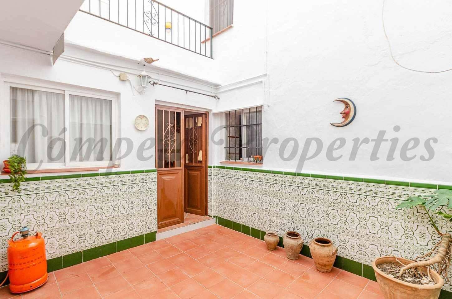 6 Zimmer Haus zu verkaufen in Archez - 275.000 € (Ref: 10086116)