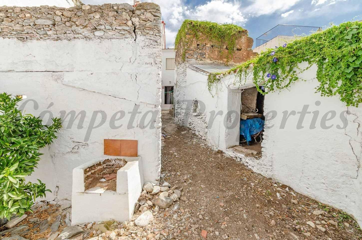 6 Zimmer Haus zu verkaufen in Archez - 275.000 € (Ref: 10086116)