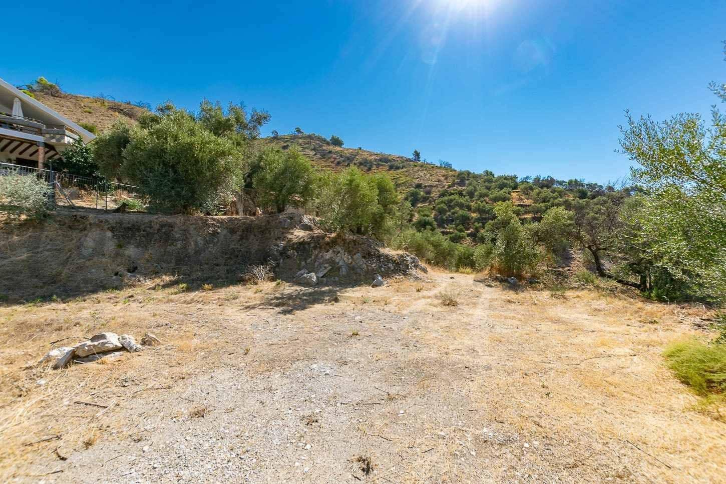 Landgrundstück zu verkaufen in Canillas de Albaida - 92.000 € (Ref: 10089692)