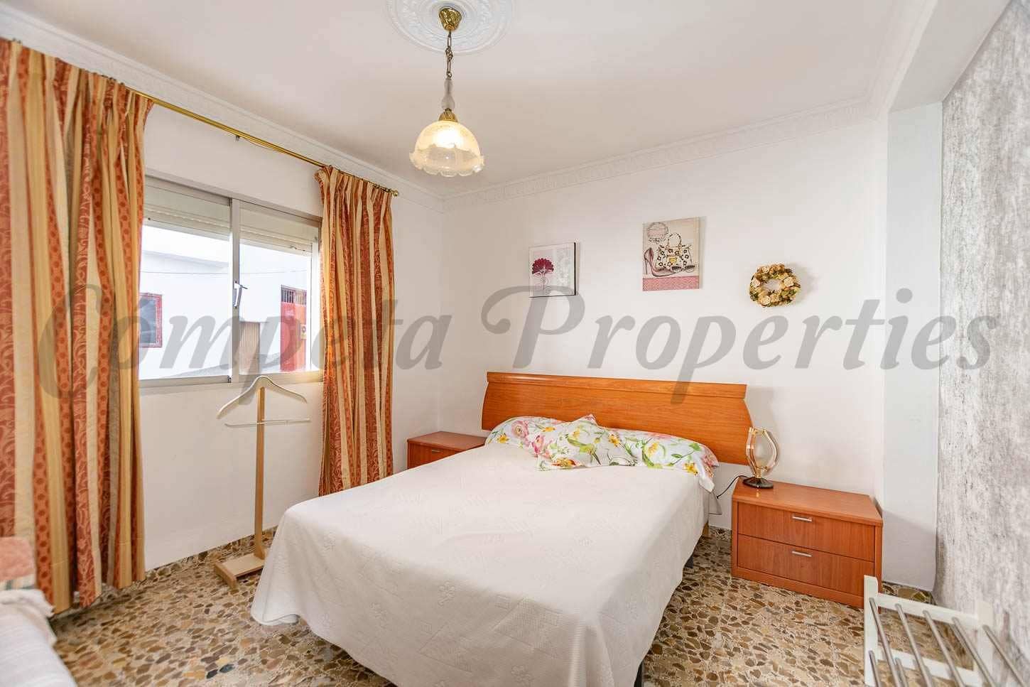 4 Zimmer Haus zu vermieten in Competa - 1.000 € (Ref: 10094615)