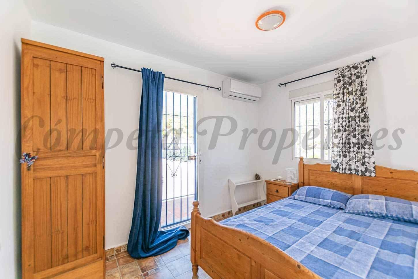 3 quarto Quinta/Casa Rural para arrendar em Competa com piscina garagem - 1 400 € (Ref: 10098379)