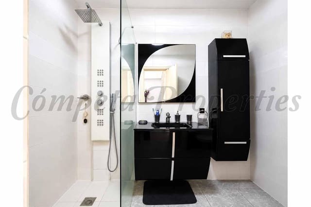 2 soveværelse Byhus til salg i El Peñoncillo, Torrox med swimmingpool - € 330.000 (Ref: 10098381)