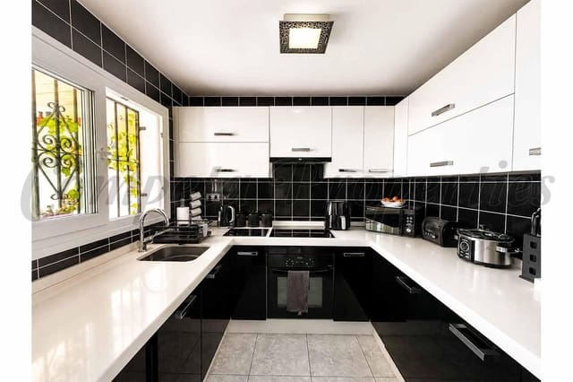 2 soveværelse Byhus til salg i El Peñoncillo, Torrox med swimmingpool - € 330.000 (Ref: 10098381)