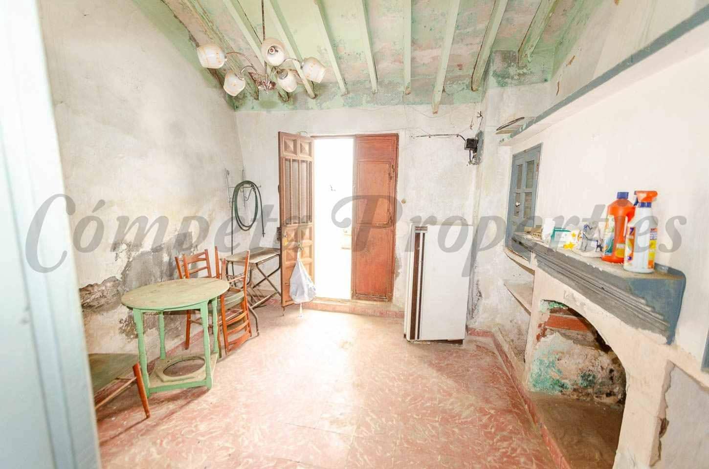 Hus til salgs i Sayalonga - € 67 000 (Ref: 10098382)