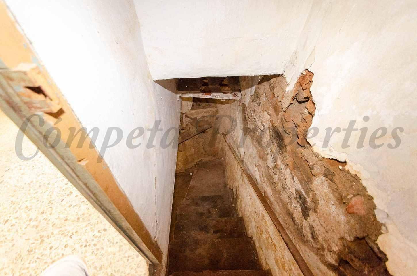 Hus til salgs i Sayalonga - € 67 000 (Ref: 10098382)