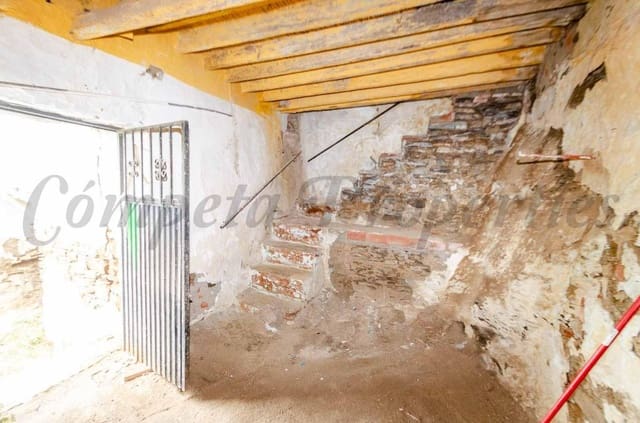 Maison de Ville à vendre à Sayalonga - 67 000 € (Ref: 10098382)