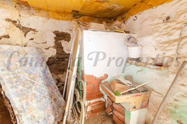 Maison de Ville à vendre à Sayalonga - 67 000 € (Ref: 10098382)