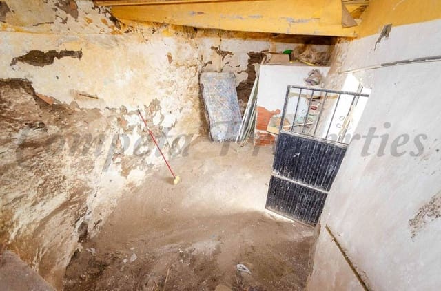 Maison de Ville à vendre à Sayalonga - 67 000 € (Ref: 10098382)