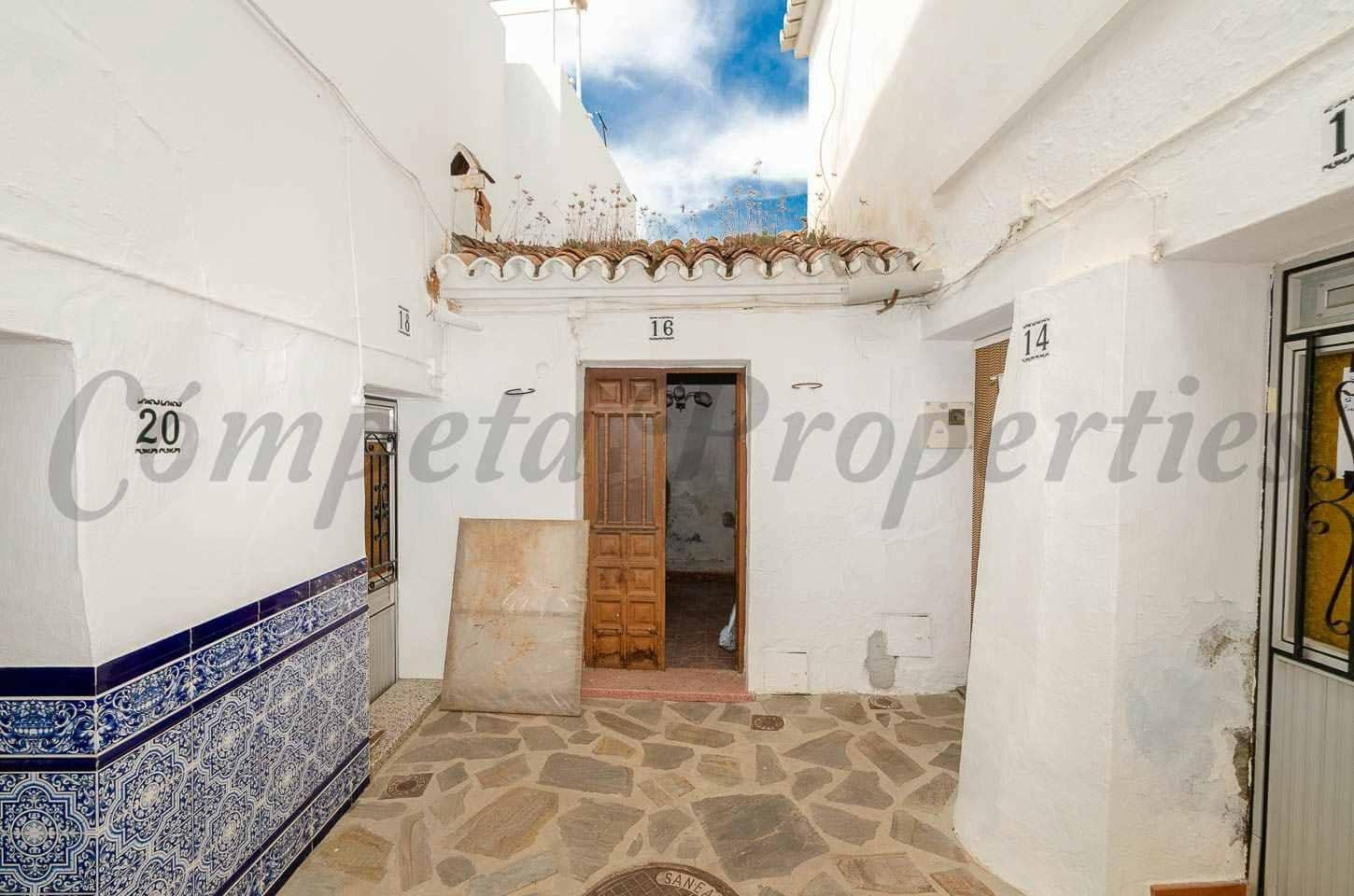 Hus til salgs i Sayalonga - € 67 000 (Ref: 10098382)