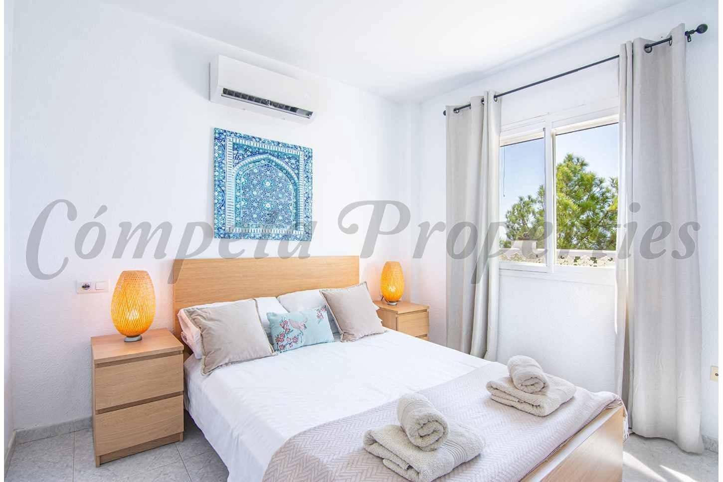2 quarto Apartamento para arrendar em Torrox Park com piscina - 750 € (Ref: 10129433)