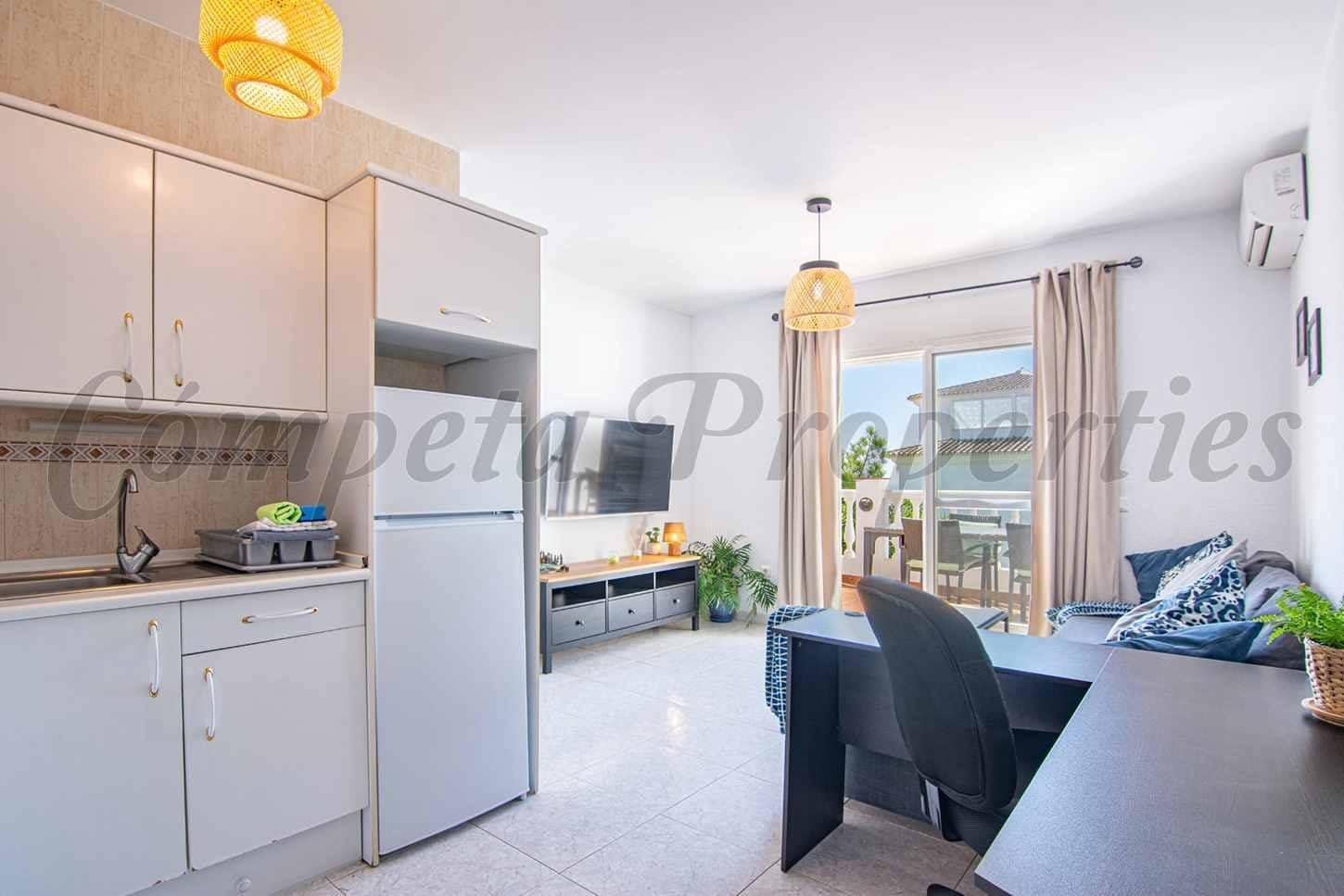 2 quarto Apartamento para arrendar em Torrox Park com piscina - 750 € (Ref: 10129433)