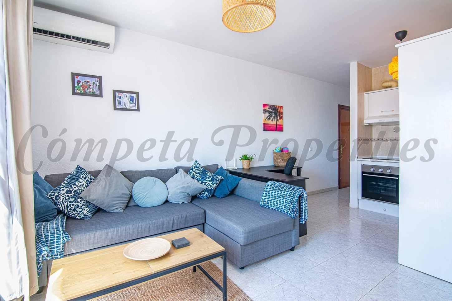 2 quarto Apartamento para arrendar em Torrox Park com piscina - 750 € (Ref: 10129433)