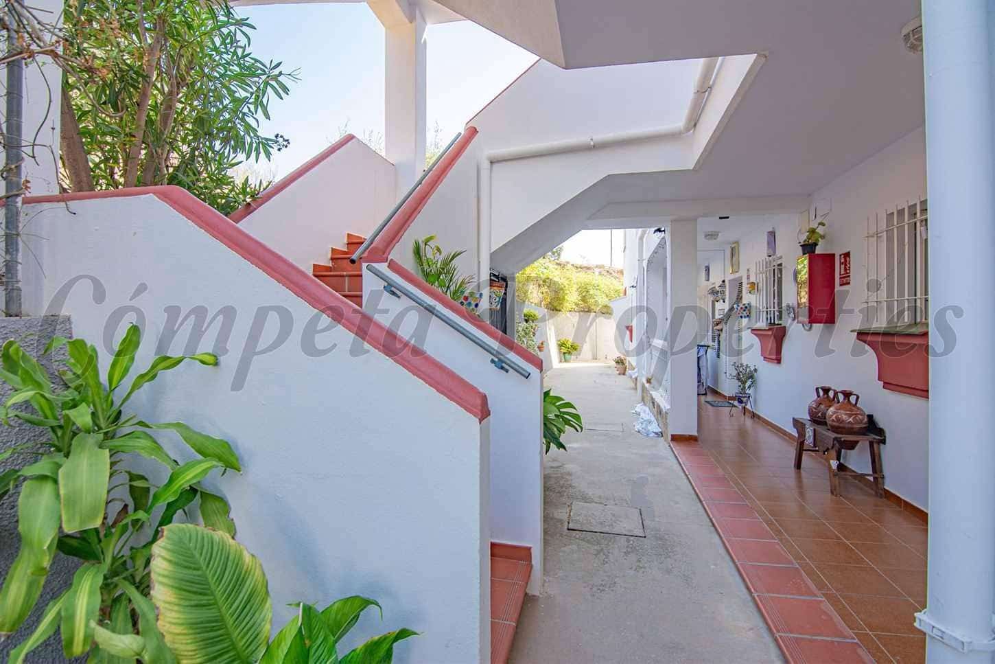 2 quarto Apartamento para arrendar em Torrox Park com piscina - 750 € (Ref: 10129433)