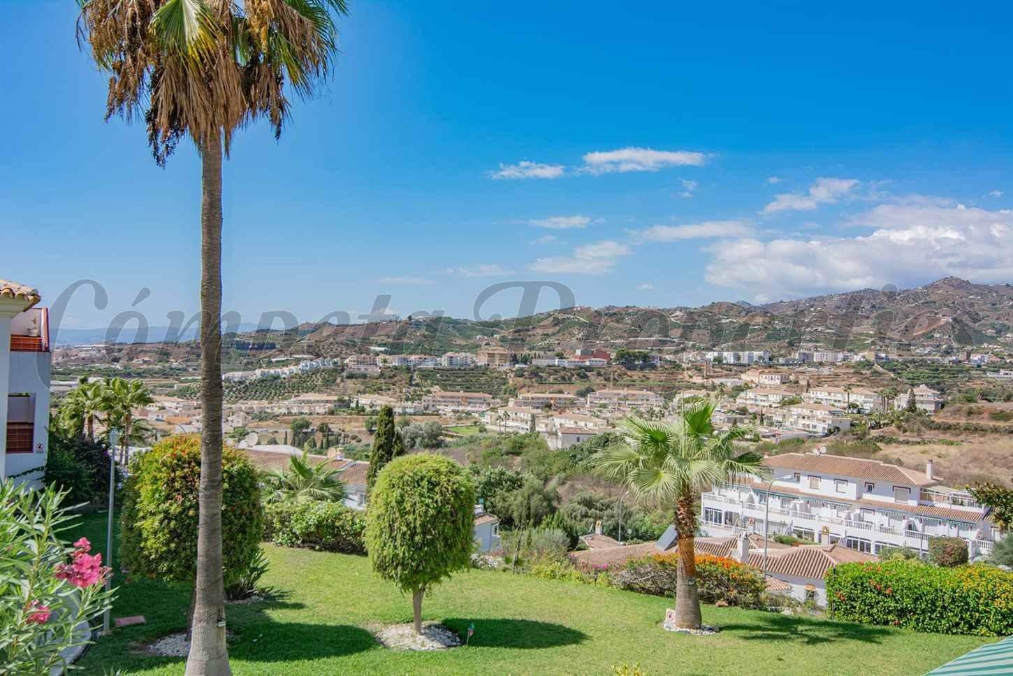 2 quarto Apartamento para arrendar em Torrox Park com piscina - 750 € (Ref: 10129433)